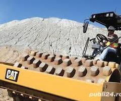 Inchiriez compactor cu picior oaie  .